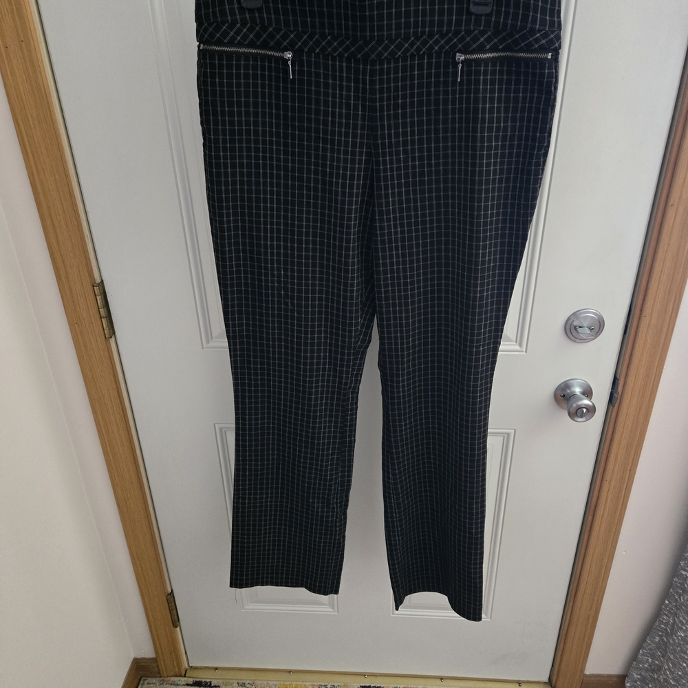 Black Straight Leg Pants for Professional Settings
